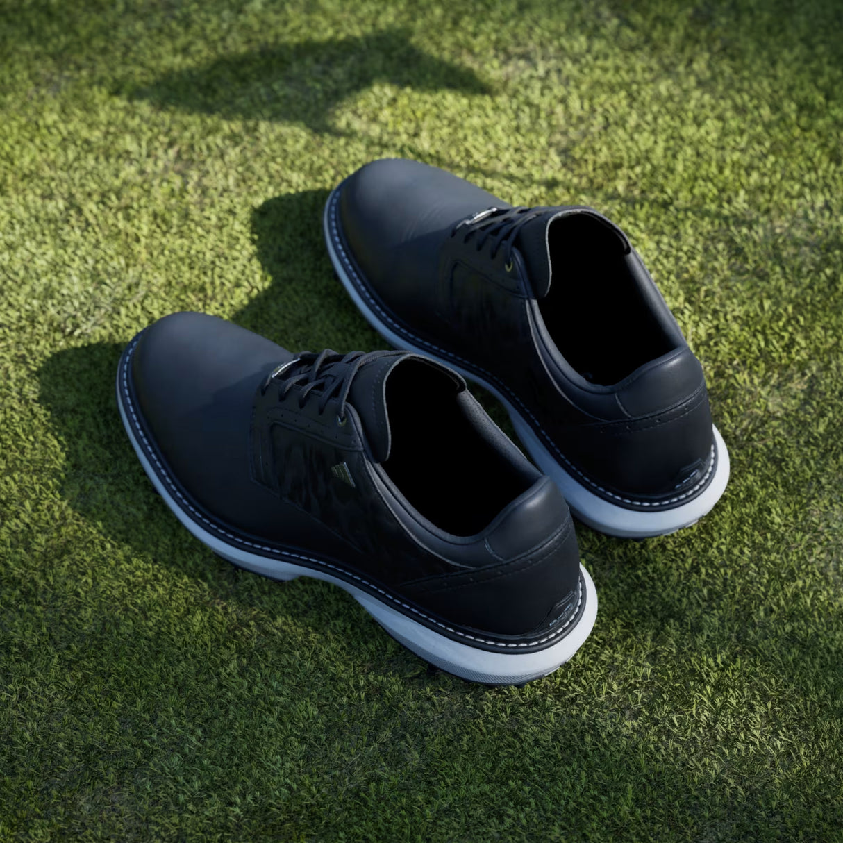 Zapato Adidas MC70 Spike