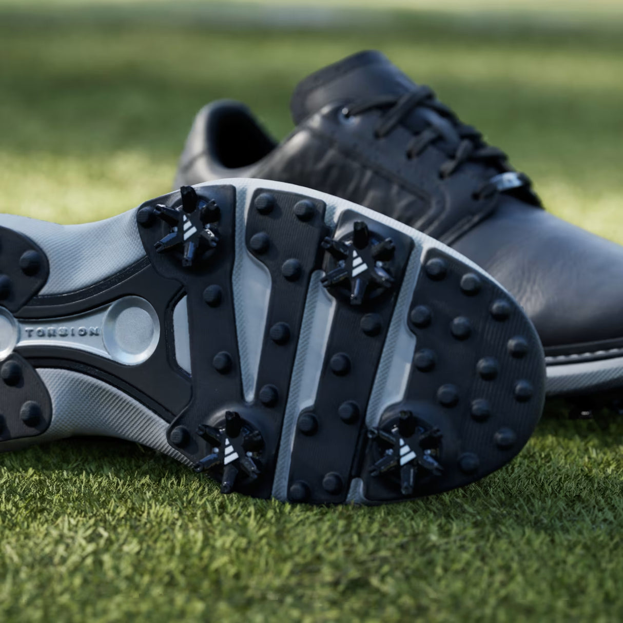 Zapato Adidas MC70 Spike